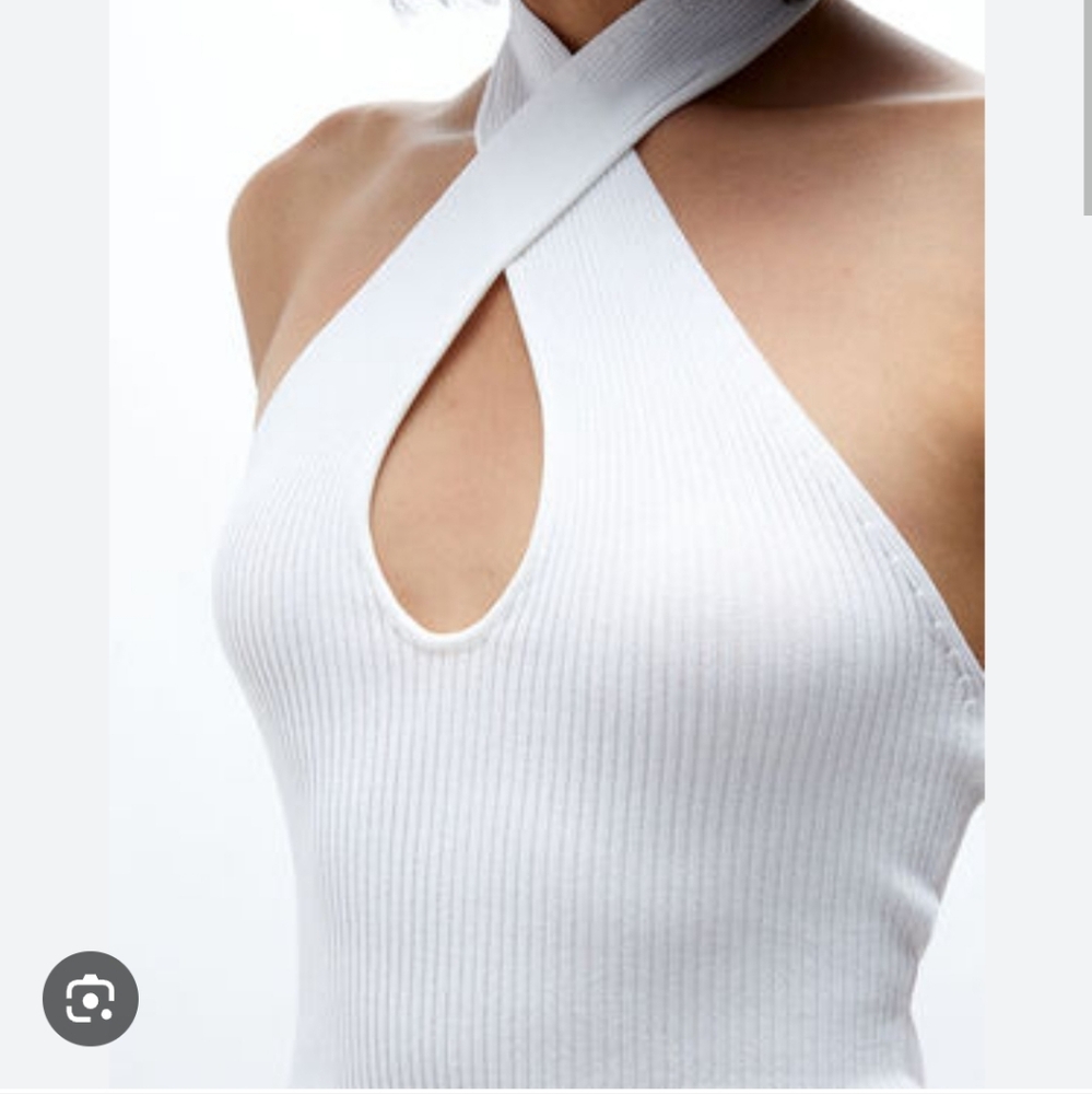 NWT MINKPINK Maitland Knit Halter Top Size XSmall Color White - Picture 2 of 4